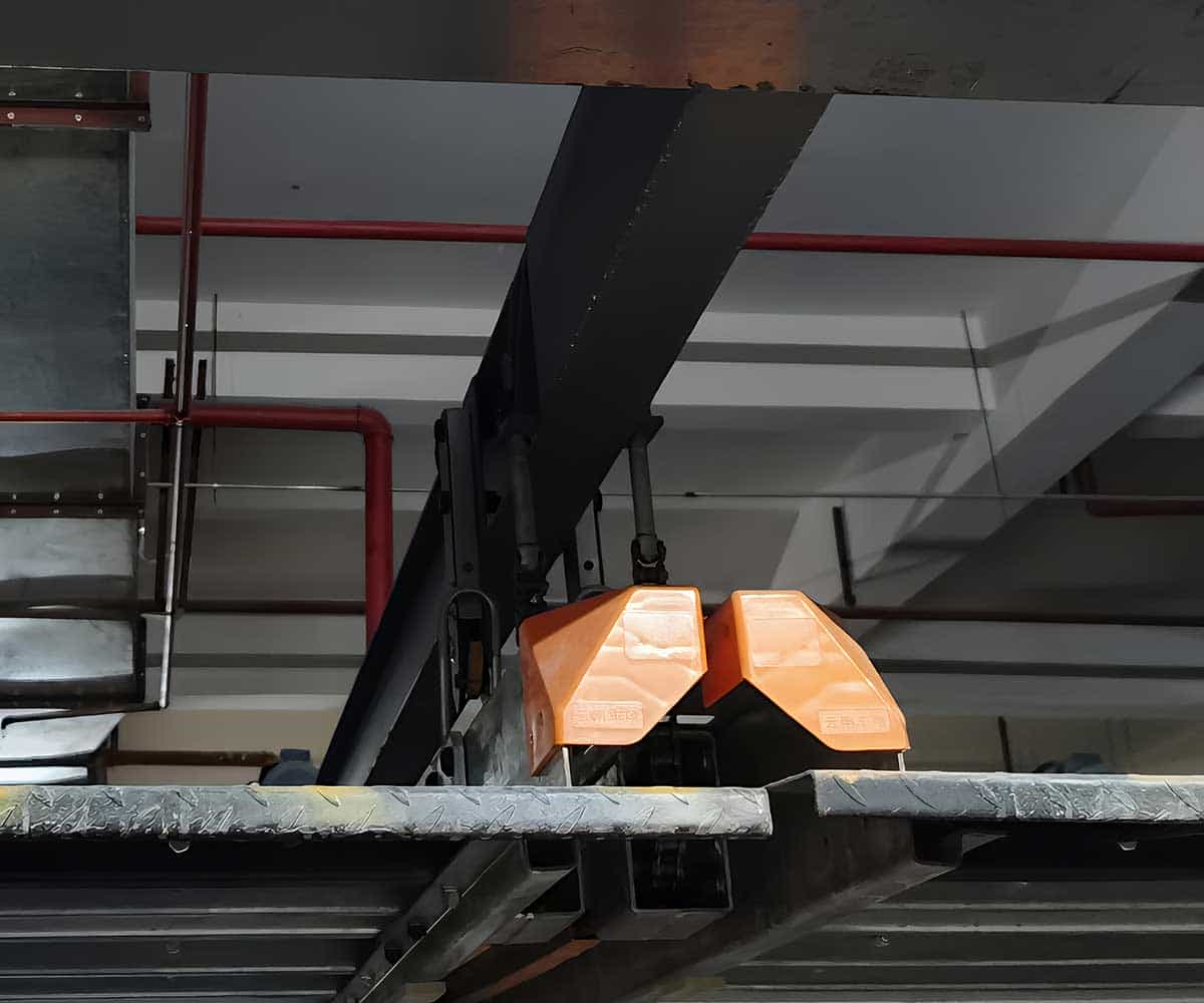 家用机械式停车库的防坠落装置